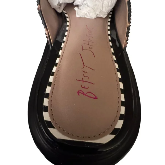 Betsey Johnson Haizel Lug Sole Mule MRSP $109 in Box - Picture 7 of 11